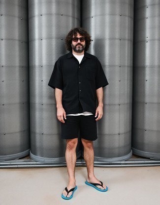 С чем носить сланцы мужчине