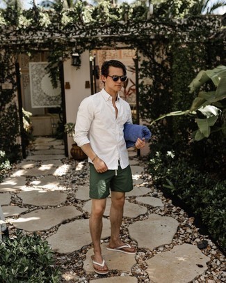 Как носить сланцы с рубашкой с длинным рукавом мужчине