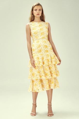 С чем носить платье-миди с цветочным принтом