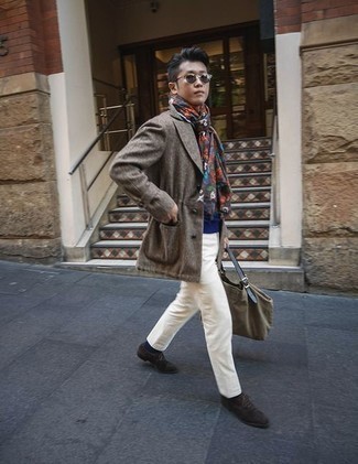 С чем носить шарф с цветочным принтом мужчине