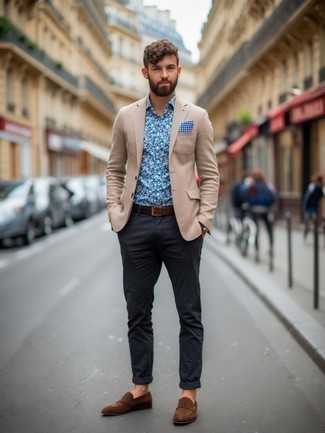 С чем носить рубашку с цветочным принтом мужчине