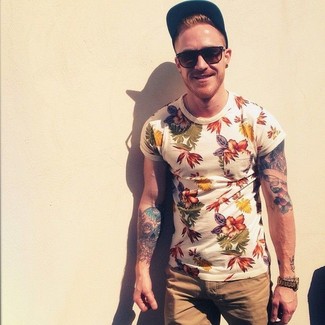 С чем носить футболку с цветочным принтом мужчине