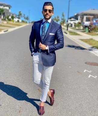 С чем носить галстук с цветочным принтом мужчине