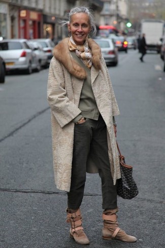 Как носить шубу с кардиганом