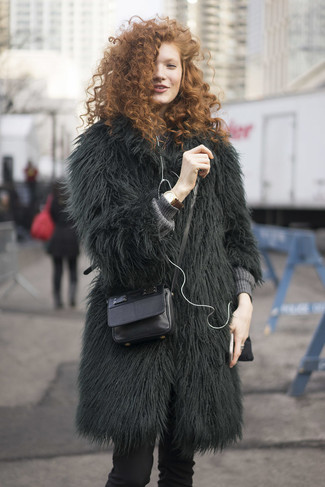 Как носить шубу с свободным свитером