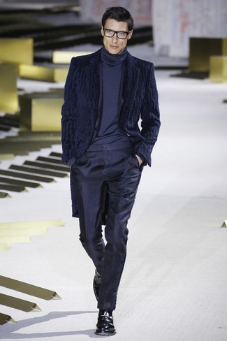 Как носить шубу с костюмом