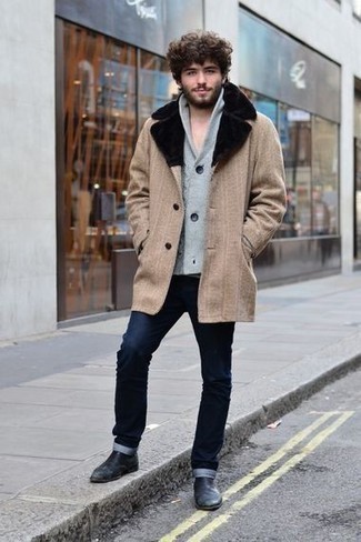 С чем носить пальто с меховым воротником мужчине