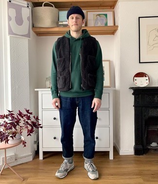 Как носить куртку без рукавов с джинсами мужчине