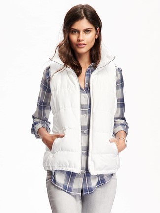 С чем носить жилет женщине