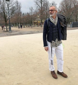 Как носить куртку без рукавов с плащом мужчине