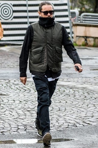 Как носить куртку без рукавов с ветровкой мужчине