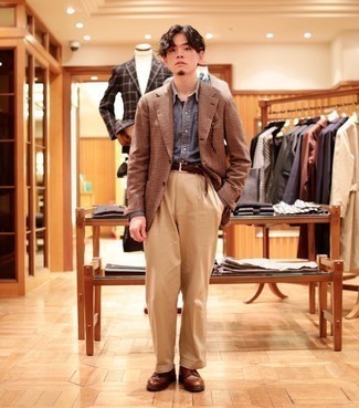 С чем носить куртку в мелкую клетку мужчине