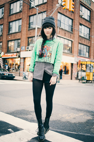 С чем носить рубашку в мелкую клетку женщине