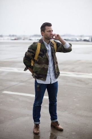 С чем носить золотой рюкзак мужчине