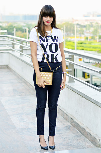 С чем носить золотую сумку женщине