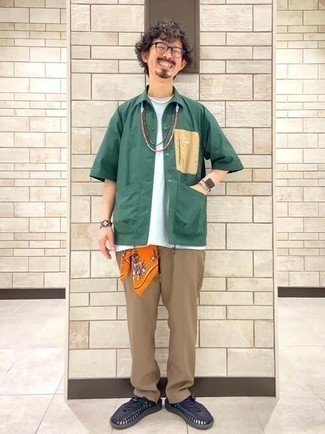 С чем носить золотую бандану мужчине