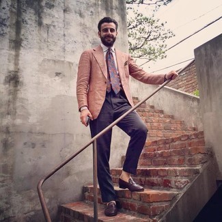 С чем носить золотой пиджак мужчине