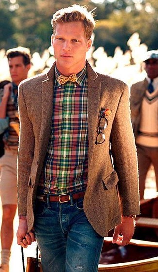 С чем носить золотой галстук-бабочку мужчине