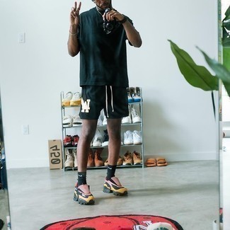 С чем носить золотой браслет мужчине