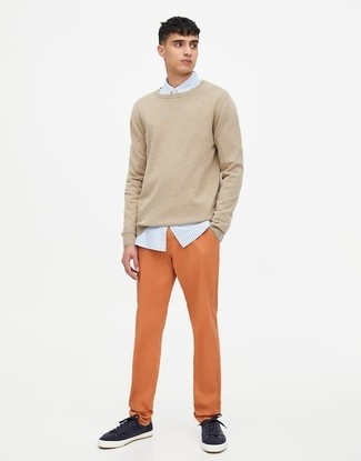 С чем носить золотые брюки чинос