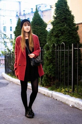 С чем носить золотое пальто женщине