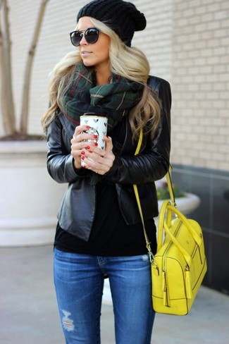 С чем носить золотую сумку через плечо