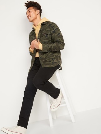 С чем носить золотой худи мужчине