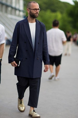 С чем носить золотые кожаные туфли дерби