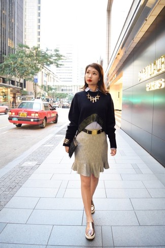 С чем носить золотые кожаные кеды женщине