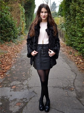 С чем носить золотое колье