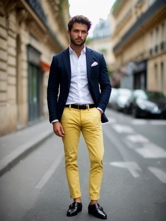 С чем носить золотые брюки мужчине