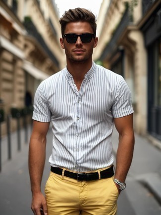 С чем носить золотые брюки мужчине