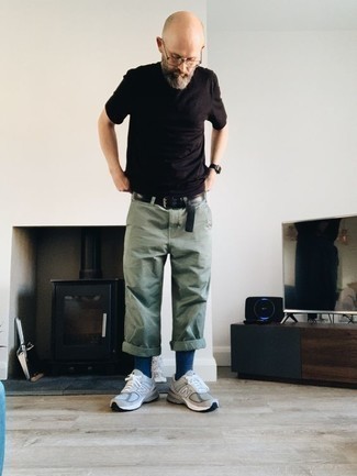 С чем носить зелено-красные брюки чинос