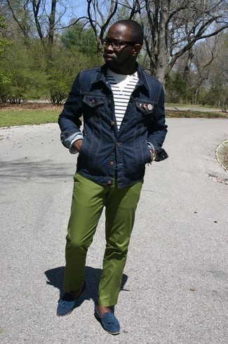 С чем носить зелено-красные брюки чинос