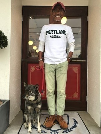 С чем носить зелено-красные брюки чинос