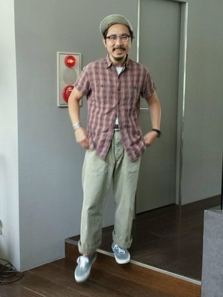 С чем носить зелено-красные брюки чинос