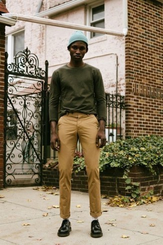 С чем носить зеленую шапку мужчине