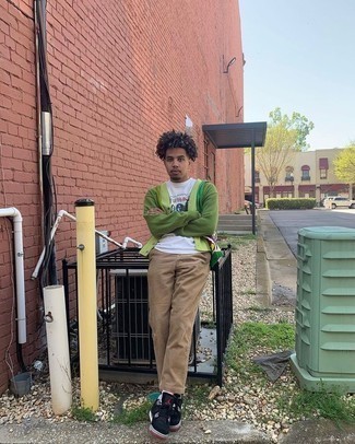 С чем носить зеленую сумку из плотной ткани мужчине