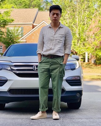 С чем носить зеленые брюки карго