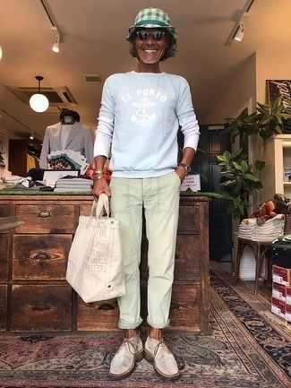 Какие ботинки дезерты носить с зелеными брюками чинос