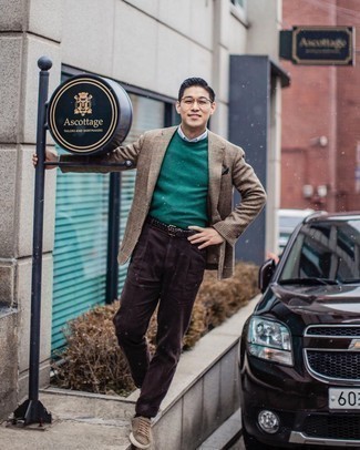 Какие пиджаки носить с зеленым свитером с круглым вырезом мужчине