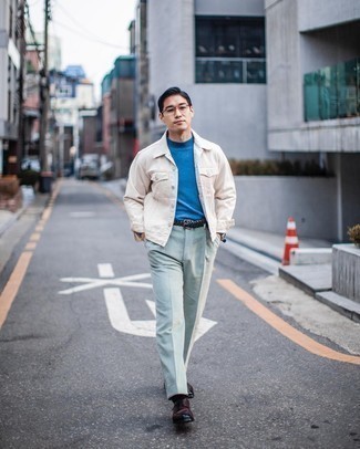 С чем носить зеленые классические брюки мужчине