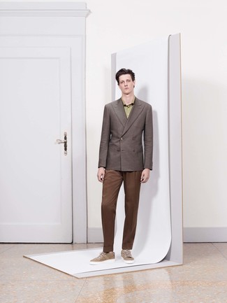 С чем носить зеленую классическую рубашку мужчине