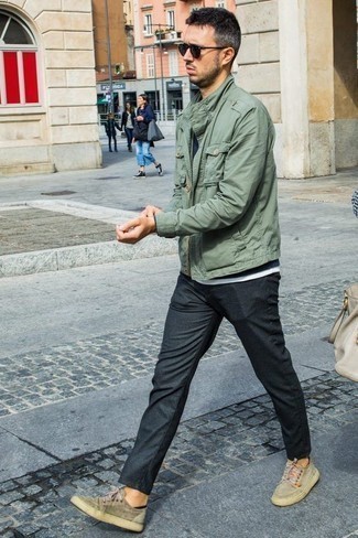 С чем носить зеленую куртку мужчине