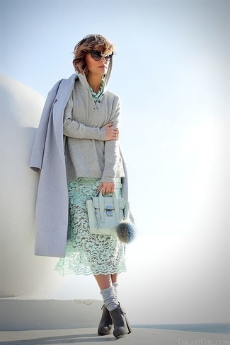 С чем носить зеленое платье-миди