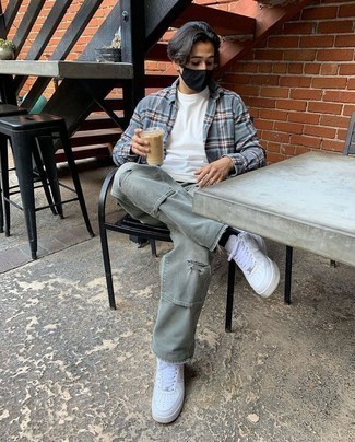 С чем носить зеленые брюки мужчине