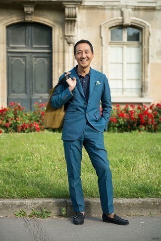 С чем носить зеленый нагрудный платок