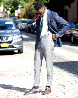 С чем носить зеленый галстук в горошек мужчине