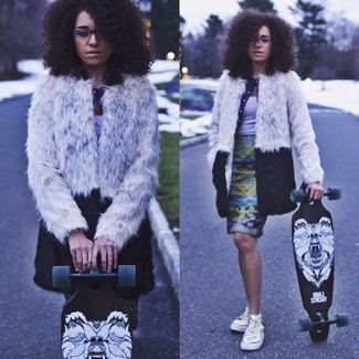 С чем носить зеленую юбку с принтом