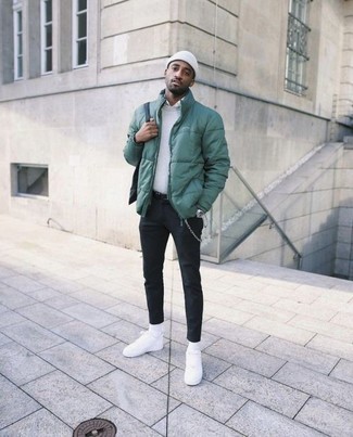 С чем носить зеленую куртку-пуховик мужчине